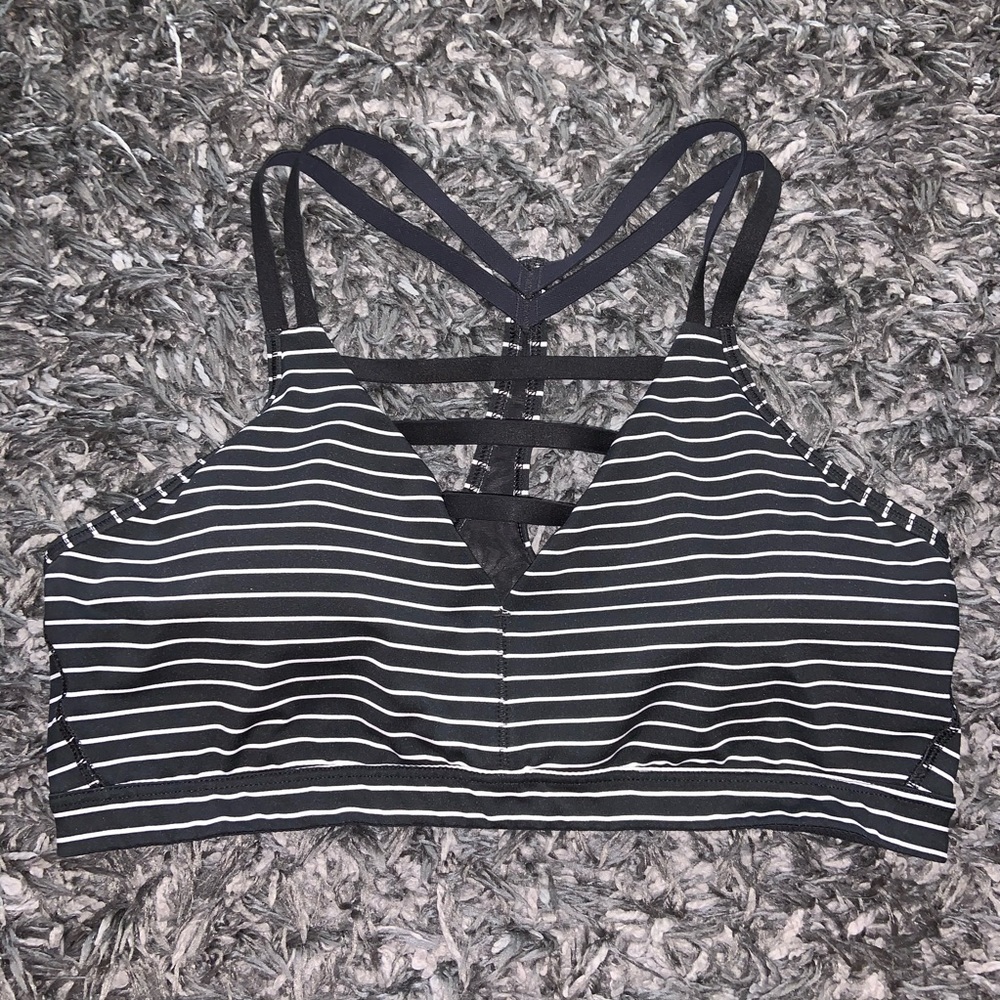 Victoria’s Secret sports bra size L